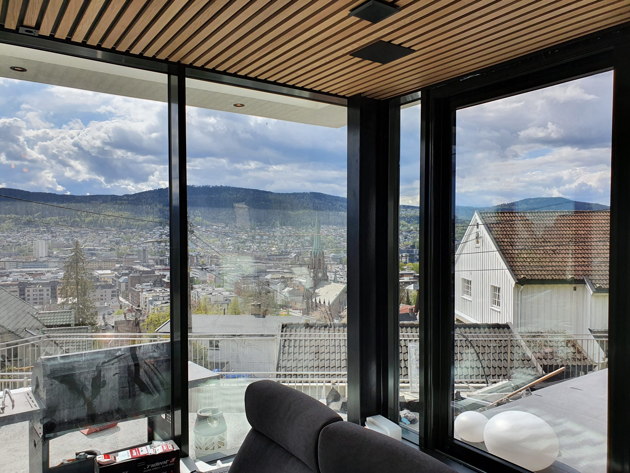 Lyd i flere rom Drammen 12 høyttalere 3 soner